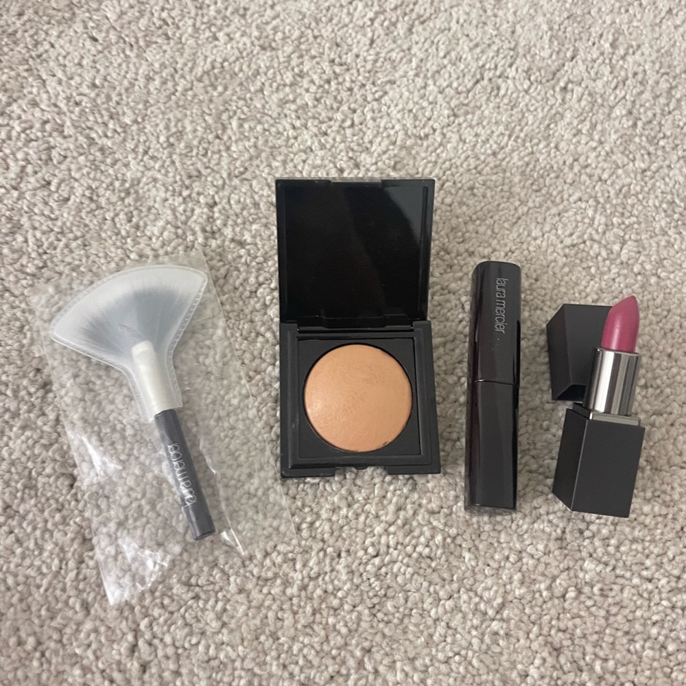 laura mercier 4 piece makeup set.